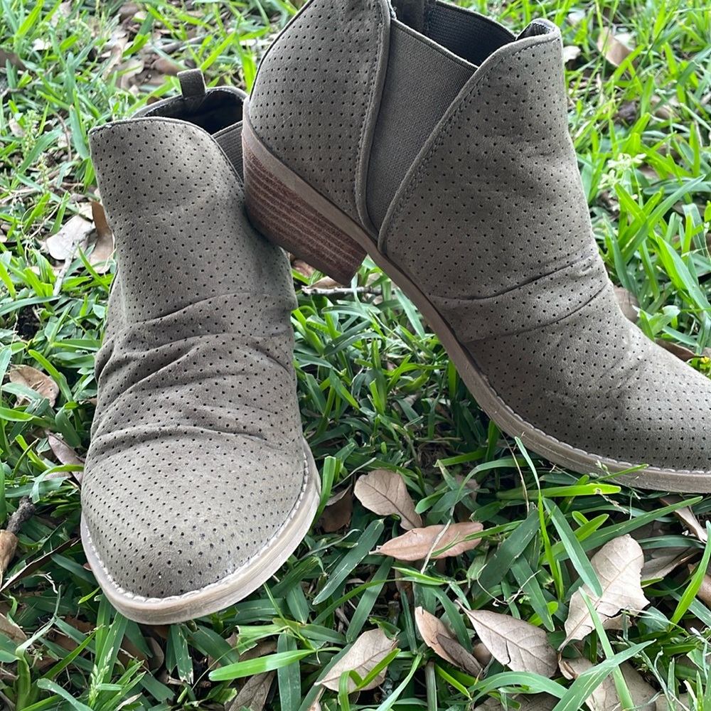 Women’s Report slip on boots